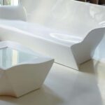 exklusiver-couchtisch-glasplatte-slide-design-kami-ni-luxus-lack-sofa-lackmöbel-in-outdoor-farbwahl