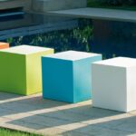 sitzwuerfel-kunststoff-in-outdoor-40-50-farbig-pflegeleicht-stabil-modular-sitzreihen-möbel-in-outdoor