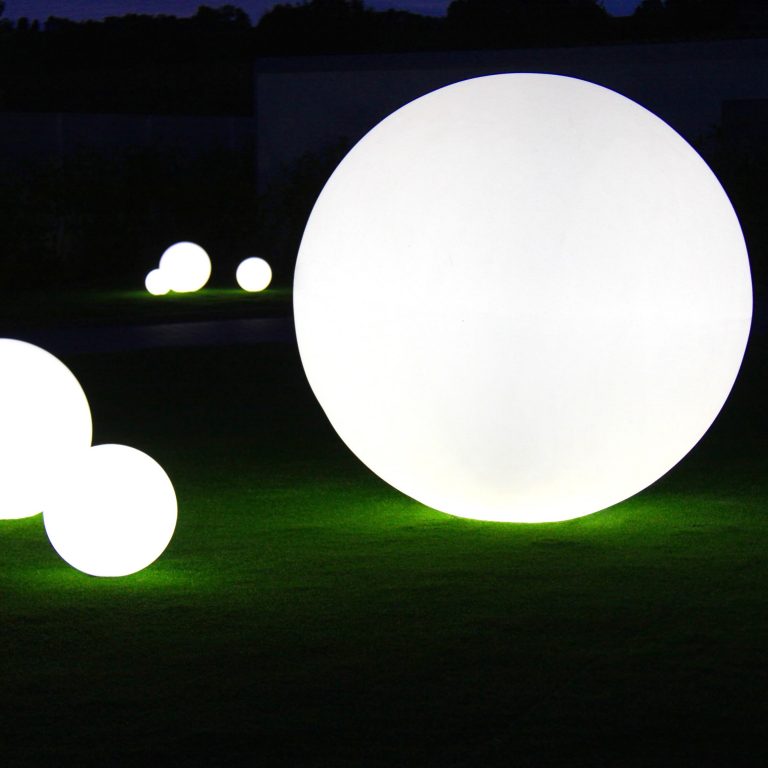 aussenbeleuchtung-gartenbeleuchtung-kugel-beleuchtet-slide-globo-outdoor-matt-glanz-30-40-60-80-100-120-150-bis-200-cm