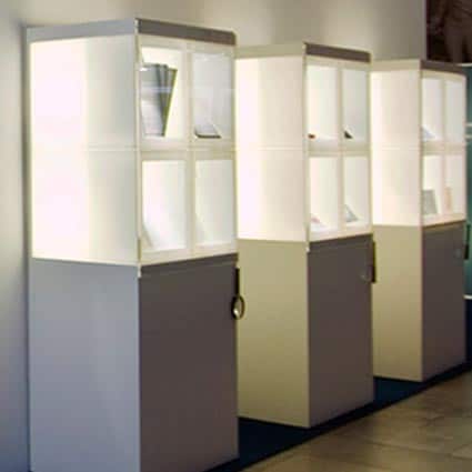 kubus-display-modul-vitrine--beleuchtet-slide-open-cube-pos-design-regal