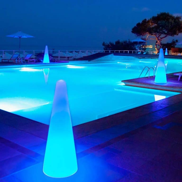 leuchtkegel-design-outdoor-garten-pool-beleuchtung-slide-cono-kegel-form-xl
