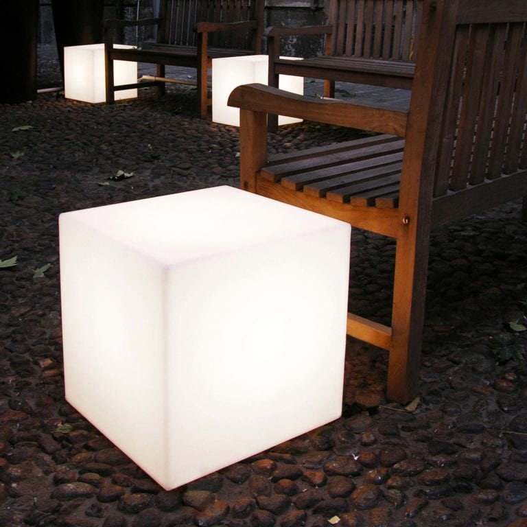 slide-sitzwuefel-beleuchtet-kunststoff-in-outdoor-weiss-oder-farbig-cubo-light