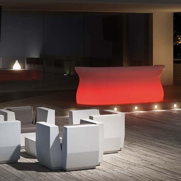 plust-moebel-bar-beleuchtet-bartolomeo-led-light-big-cut-sessel-sofa