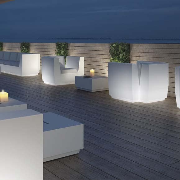 exklusiv-designer-in-outdoor-gartenmoebel-beleuchtet-plust-big-cut-light