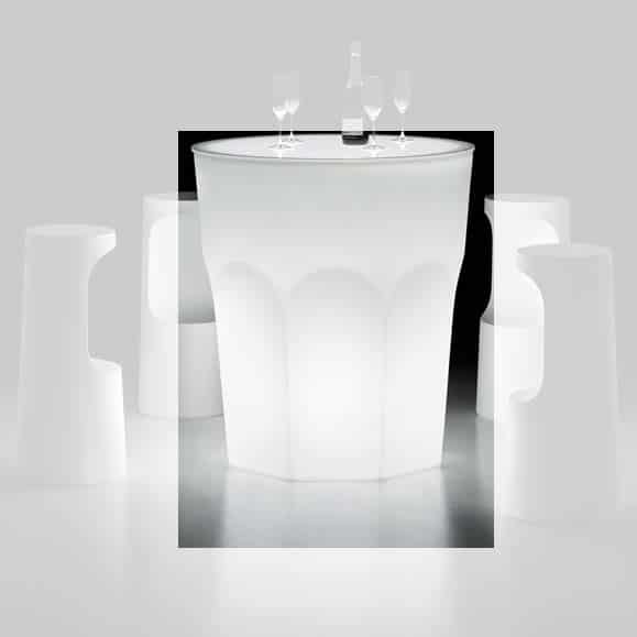 plust-design-bartisch-stehtisch-beleuchtet-cubalibre-table-light