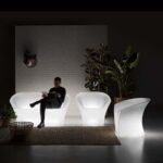 plust-ohla-armchair-beleuchteter-sessel-in-outdoor-exklusive-objekt-design-gartenmoebel-beleuchtet-1