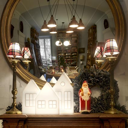 advent-weihnachten-shop-laden-schaufenster-design-beleuchtet