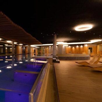 xl-objekt-objekt-deckenleuchten-pendelleuchte-kreis-rund-pool-schwimmbad-spa-hotel-slide-giotto